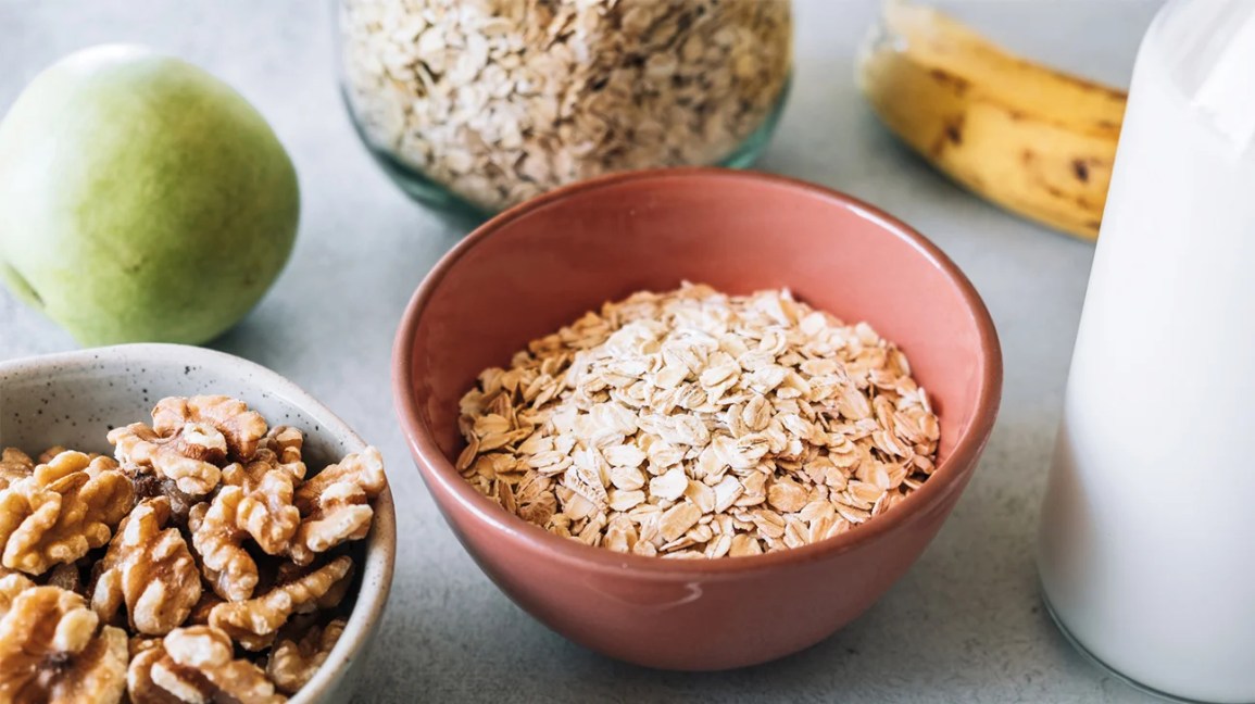 A bowl of oatmeal